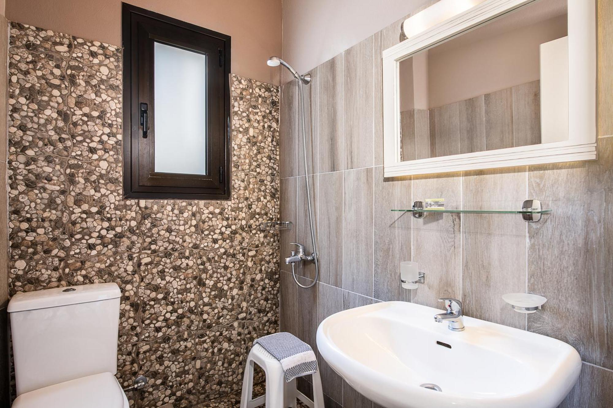 Lia Beachfront Apartments Stalós Dış mekan fotoğraf