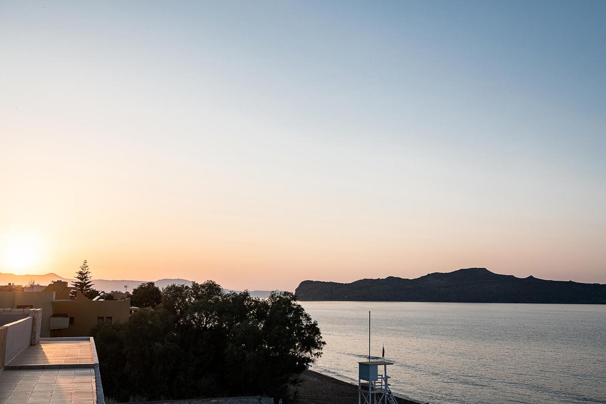 Lia Beachfront Apartments Stalós Dış mekan fotoğraf