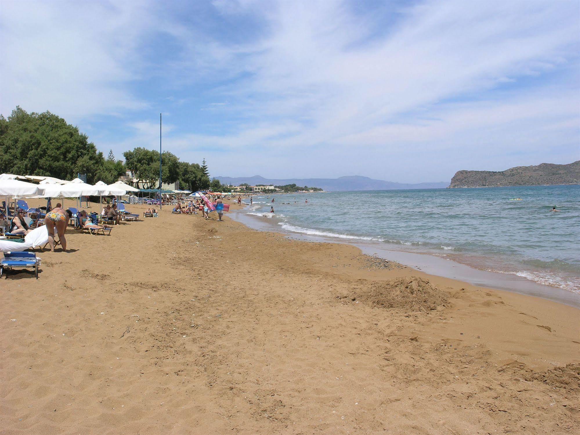 Lia Beachfront Apartments Stalós Dış mekan fotoğraf