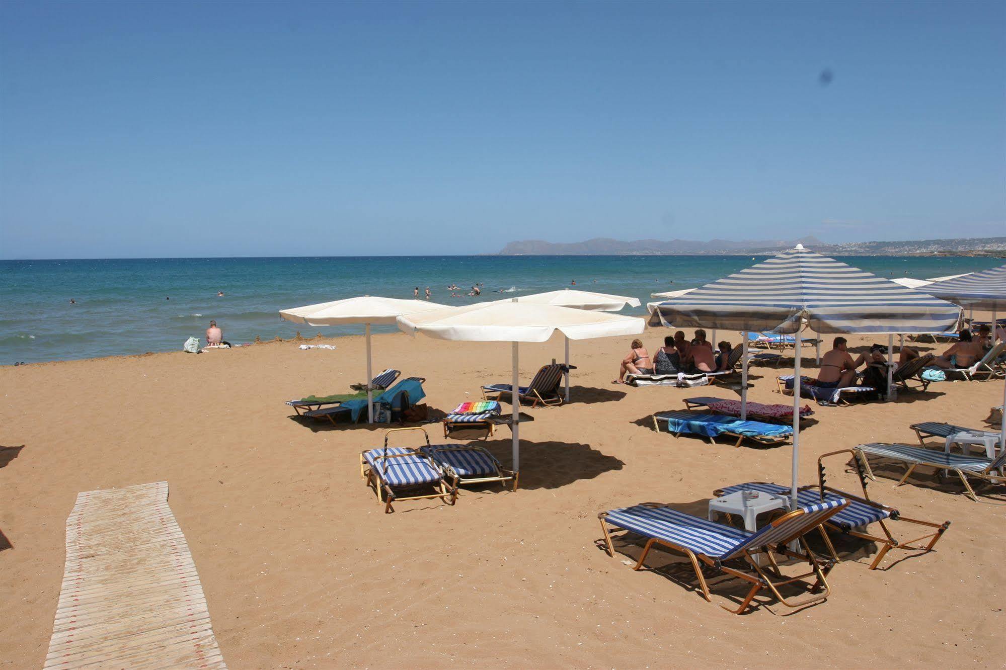 Lia Beachfront Apartments Stalós Dış mekan fotoğraf